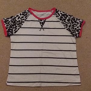 NWOT Animal print with hot pink trim T-shirt